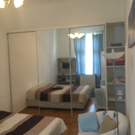 Downtown Island Apartman Apartment
